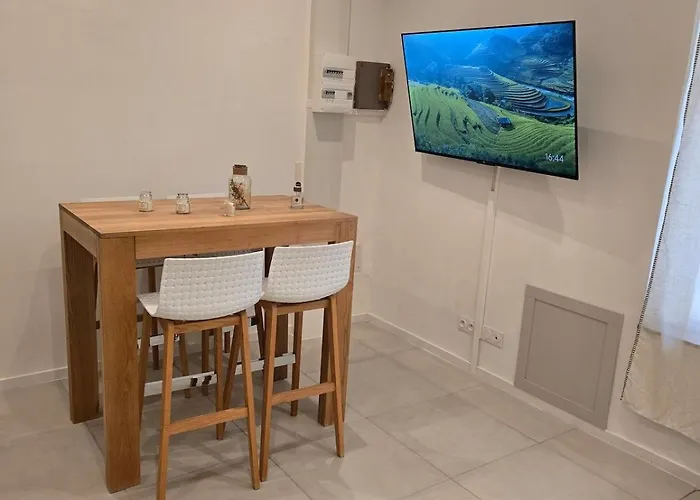 Apartment Proche Des Arenes *